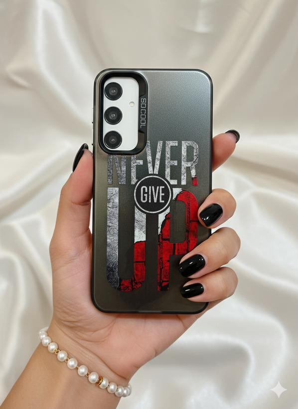 قاب طرح دار سامسونگ S23Fe طرح Never Give Up